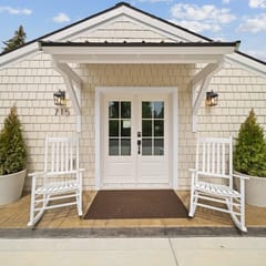Charming Downtown Cottage w/ Modern Amenities
