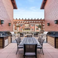 City View Condo in Riverstone with Free Parking