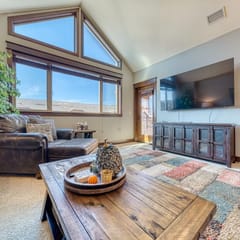 Luxury Riverstone Condo with Patio and Rooftop BBQ