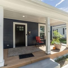 Walk To Lake CDA And The Resort From This 3 Bed Home
