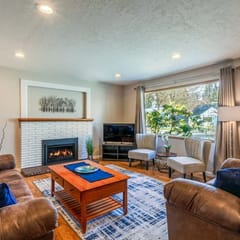 Cozy 4BR CDA Home with Fireplace, Fenced Yard & Fast WiFi