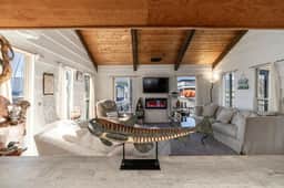 Lakefront Float Home with Huge Deck & Water Toys - Image 4