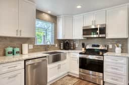 Farmhouse Retreat Near CDA With Hot Tub And Fire Pit - Image 5