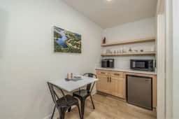 Fresh Modern Studio #7- Affordable Lodging Downtown CDA - Image 5