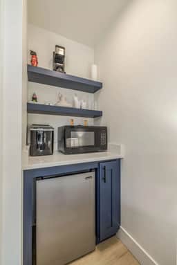 Affordable Studio #10-Lake CDA & Kootenai Hospital - Image 3
