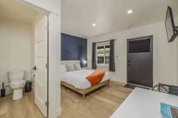 Studio #3 At The Flats - Downtown Nightlife - Image 2