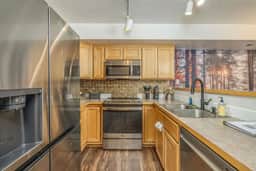 Pet-Friendly Townhome Near Corbin Park - Image 2