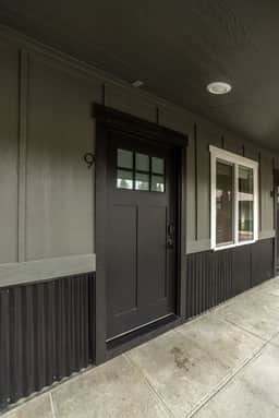 Downtown Studio 9 Food Truck Pavilion Next Door - Image 3