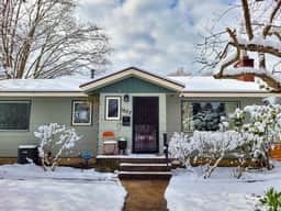 Cozy 4BR CDA Home with Fireplace, Fenced Yard & Fast WiFi - Image 2