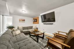 4BR House with Free Parking near Lake CDA - Image 5