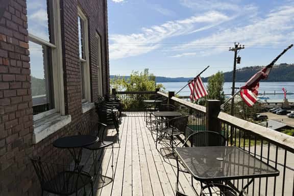 Historic Lakeview Apartment Above Iconic One - Image 1