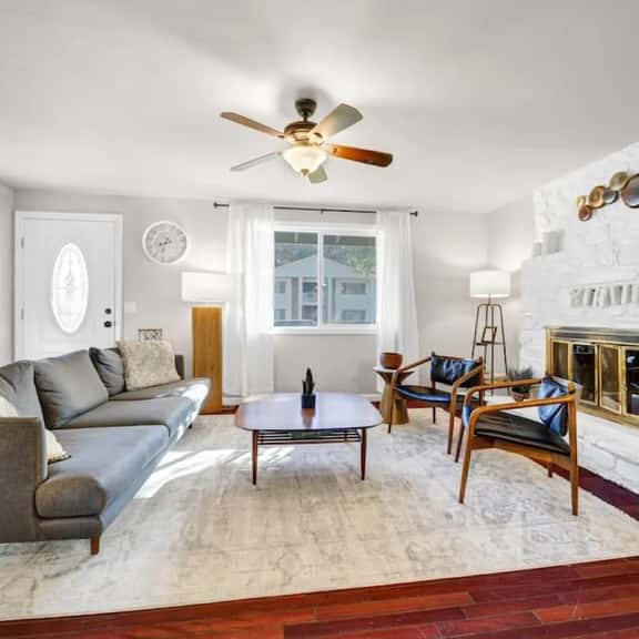 4BR House with Free Parking near Lake CDA - Image 1