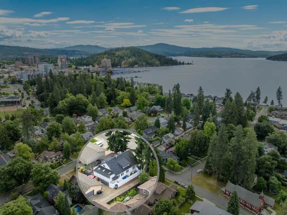 Downtown CDA House with Fire Pit and BBQ - Image 2