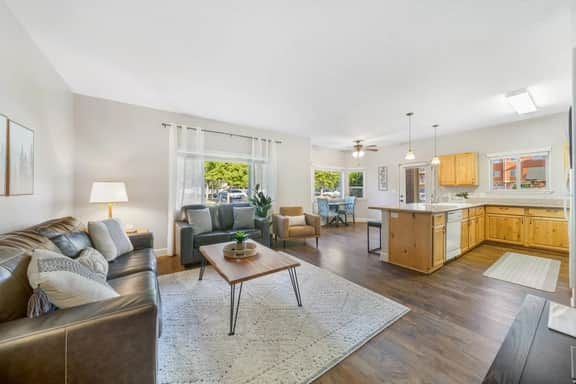 Coeur dAlene Condo with Gigabit WiFi Sauna Gym - Image 5