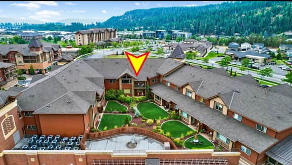 Huge Riverstone Condo With Free Parking - Image 2