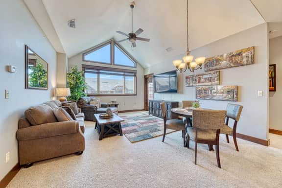 Luxury Riverstone Condo with Patio and Rooftop BBQ - Image 4