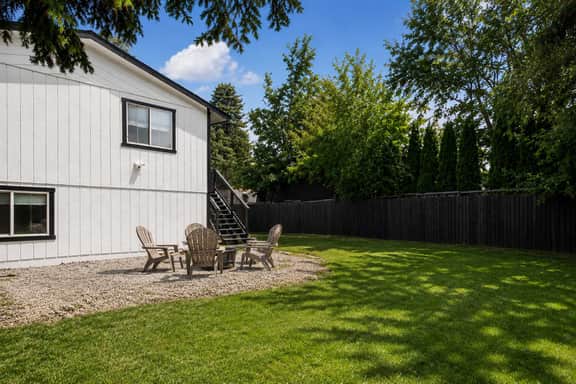 Hot Tub and Arcade Family Fun House in CDA - Image 4