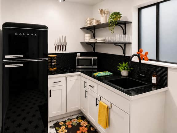 The Creative Escape With Community Canvas Loft - Image 2