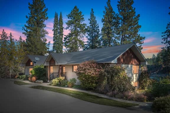 Luxury Riverfront Escape with Kayaks & Views - Image 2