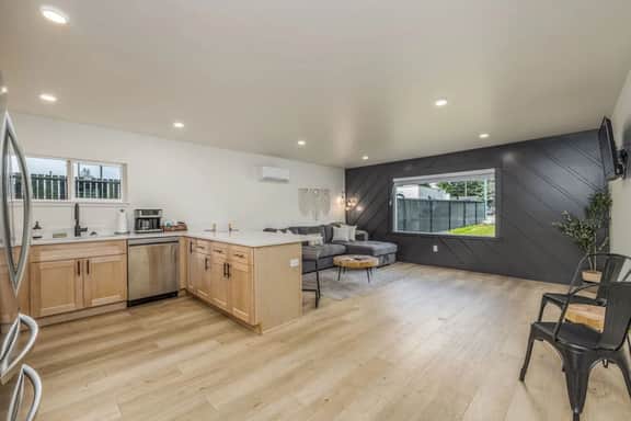 The Flats Executive Suite 13 in Downtown CDA - Image 2