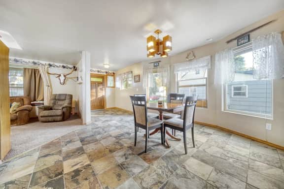 Spacious CDA House w/ Fire Pit & Fast WiFi - Image 4