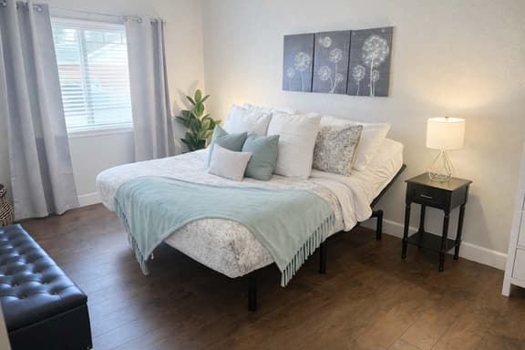 Coeur dAlene Condo with Gigabit WiFi Sauna Gym - Image 1