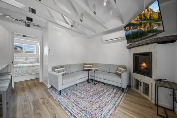 Charming Downtown Cottage w/ Modern Amenities - Image 1