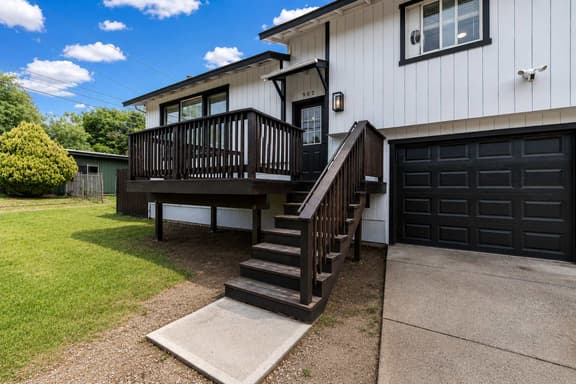 Hot Tub and Arcade Family Fun House in CDA - Image 1