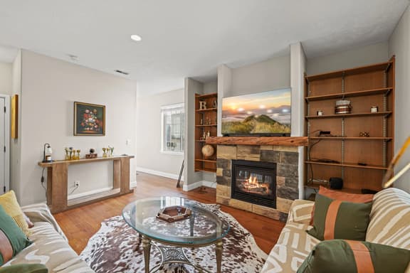 Woodland Retreat Cabin with Private Balcony - Image 1