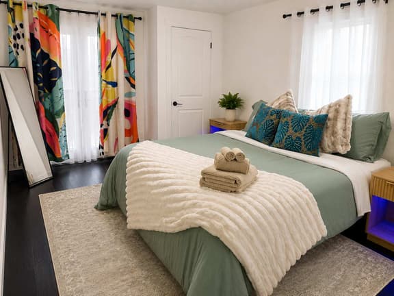 The Creative Escape With Community Canvas Loft - Image 1