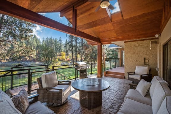 Luxury Riverfront Escape with Kayaks & Views - Image 1