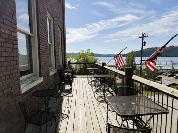 Historic Lakeview Apartment Above Iconic One - Image 1