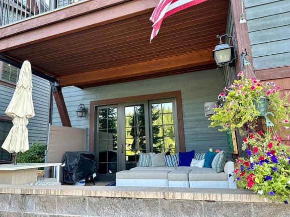 Vesper Bleu Designer River Retreat 2 Kings EV Charger - Image 1