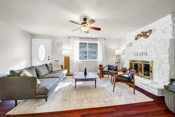 4BR House with Free Parking near Lake CDA - Image 1